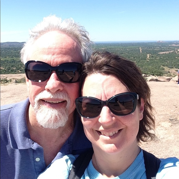 Meet your Posher, Laretta - Picture 1 of 1